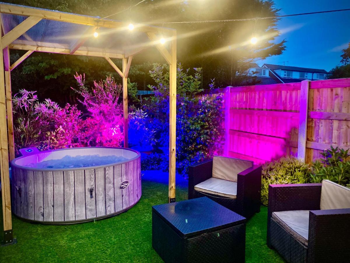 Remarkable 3-Bed Hot Tub House In Blackpool Exterior foto
