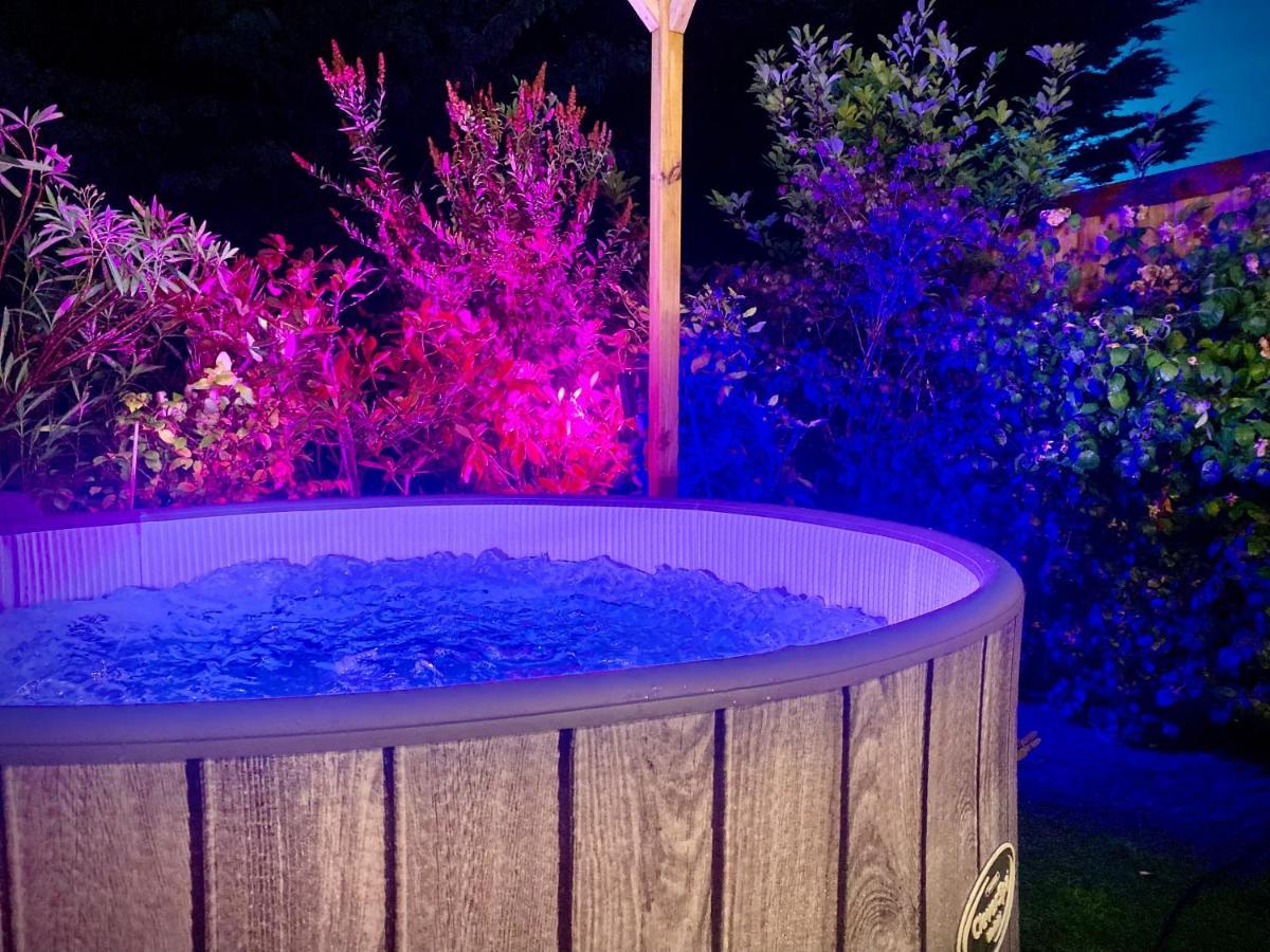Remarkable 3-Bed Hot Tub House In Blackpool Exterior foto